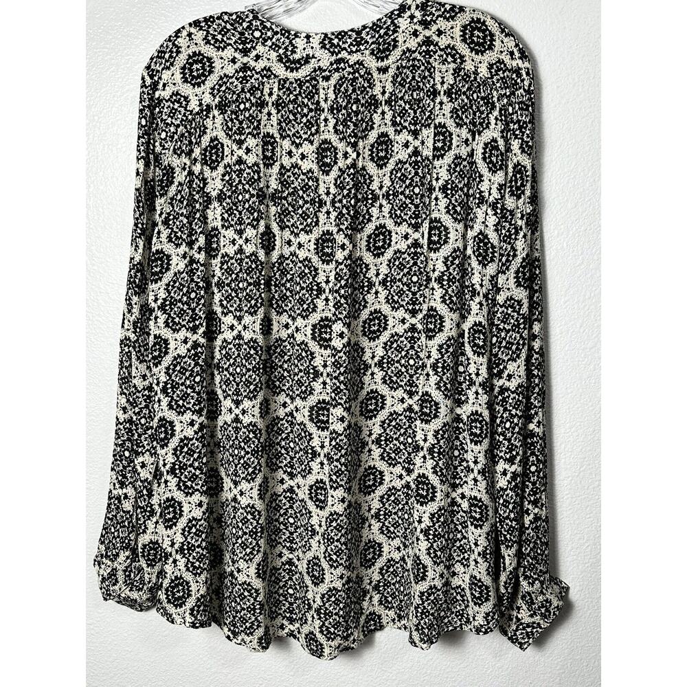 Sun & Shadow Women’s Beige Black Print Long Sleeve Top Hi-Lo Boho Size Large - Picture 2 of 4